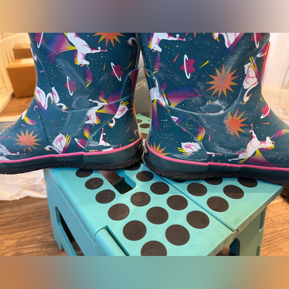 BOGS Colorful Unicorn Rain Boots - Picture 4 of 5